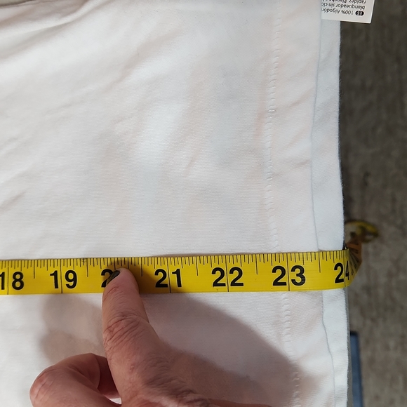 $5☃️Wildfox "Bikinis & Bellinis" Graphic Tee - Picture 6 of 9